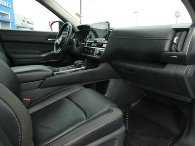 2023 Nissan Pathfinder SL 4WD