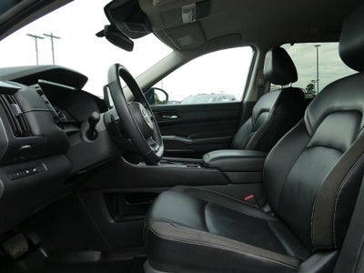 2023 Nissan Pathfinder SL 4WD