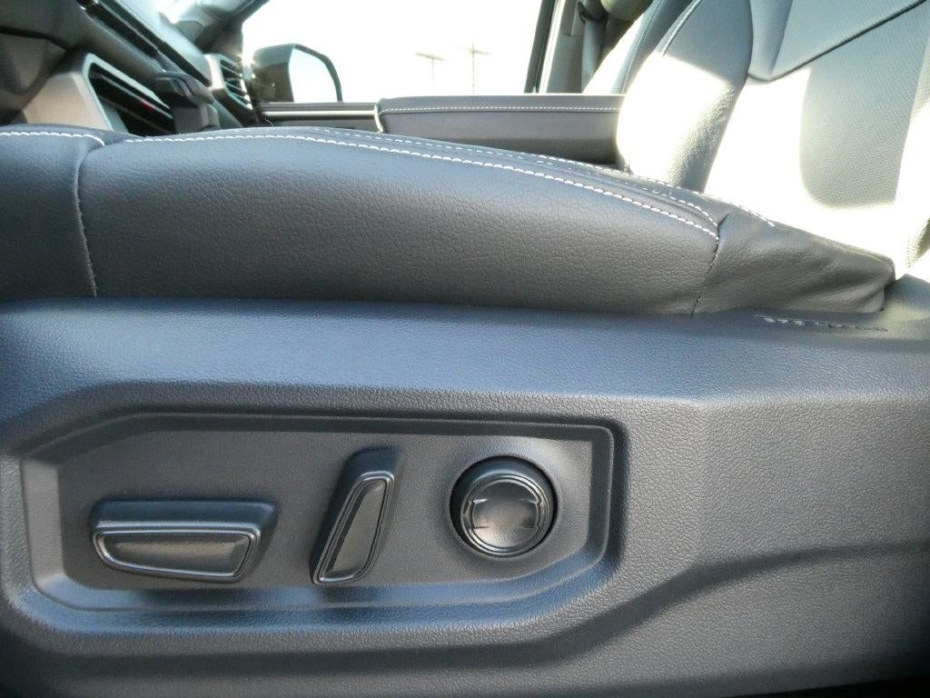 2026 Toyota Tundra Limited CrewMax 5.5' Bed