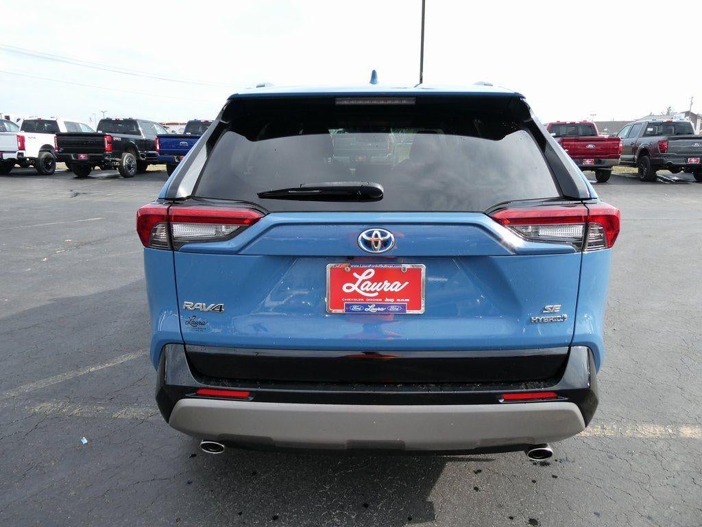 2022 Toyota RAV4 Hybrid SE